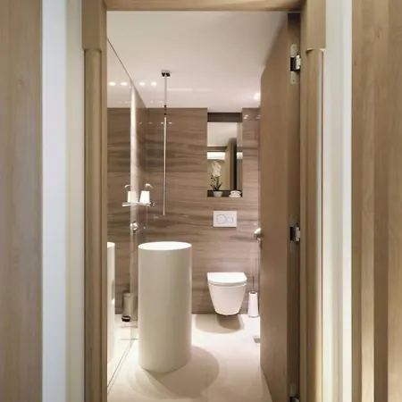 Au Petit Palais Apartment